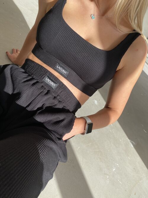 Midnight Black Straight Neck Crop