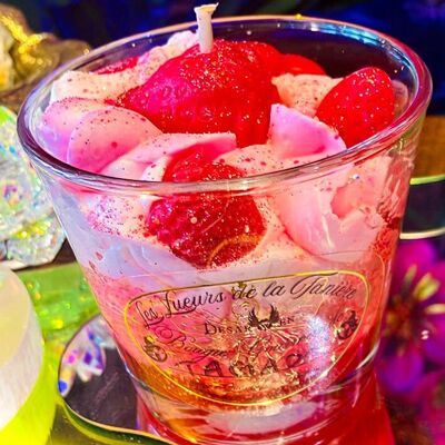 Tagada strawberry candy candle size M-