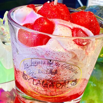 Tagada strawberry candy candle size M