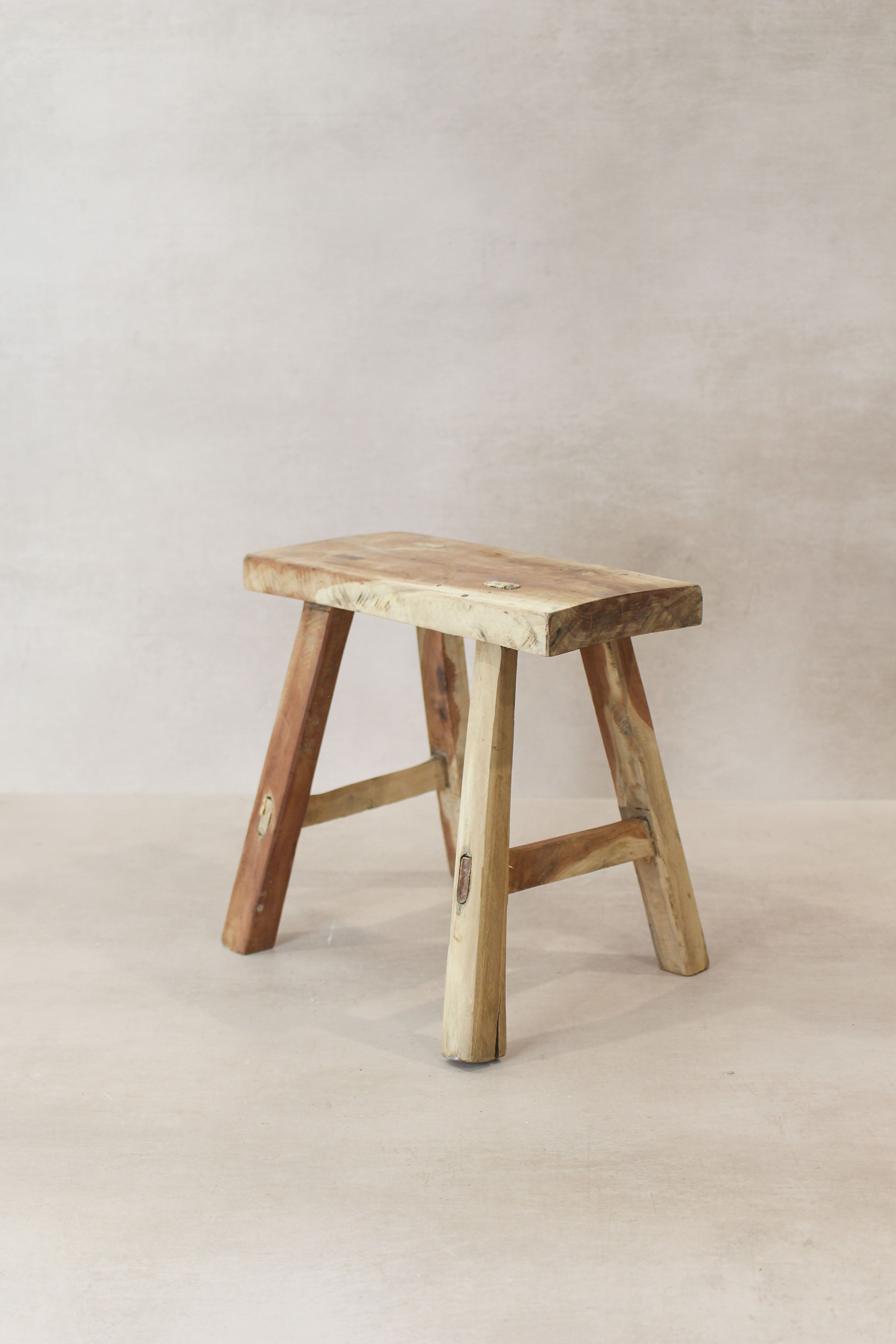 Rustikaler Vintage-Hocker aus Ulmenholz - Klein - Nr. 20