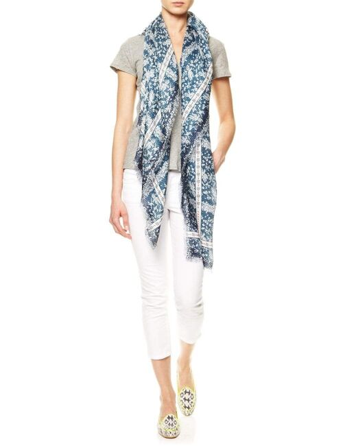 VASSILISA Scarf in White and Blue: Lace Print