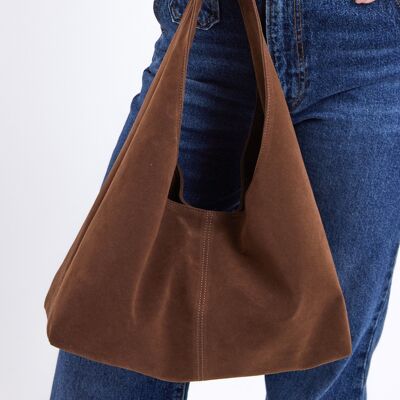 Borsa a tracolla Slouchy Square in finta pelle scamosciata marrone