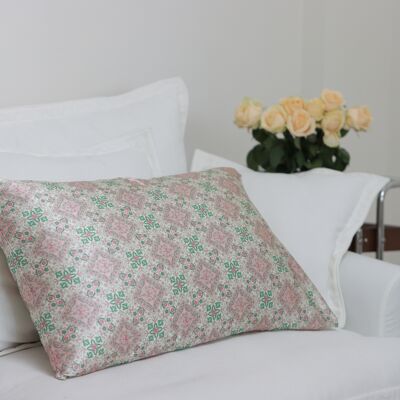 Funda de almohada de seda con estampado de azulejos pastel – Funda de cojín de seda morera ornamental rosa y verde (48 x 74 cm)