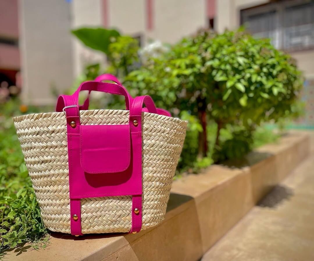 Stroh-Einkaufstasche – Luxuriöser Palmblattkorb mit Lederpatch und Griffen