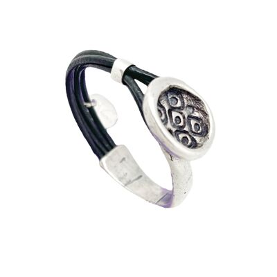 Bracelet demi rigide en bouton gravé et cuir noir argenté