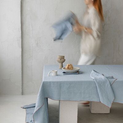 Nappe en lin avec détails contrastés Lake Tonic bleu - 250x145cm
