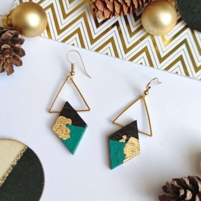 Boucles d'oreilles triangle doré et losange d'ébène peint en vert émeraude, feuille d'or.