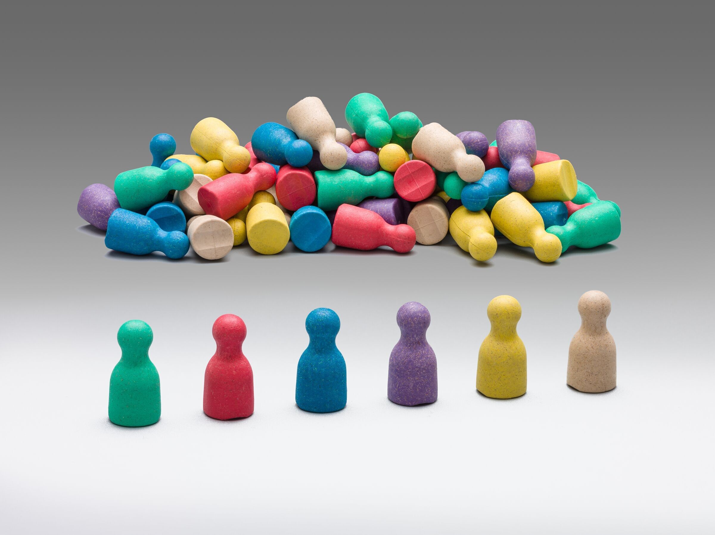 60 Spielfiguren in 6 Farben