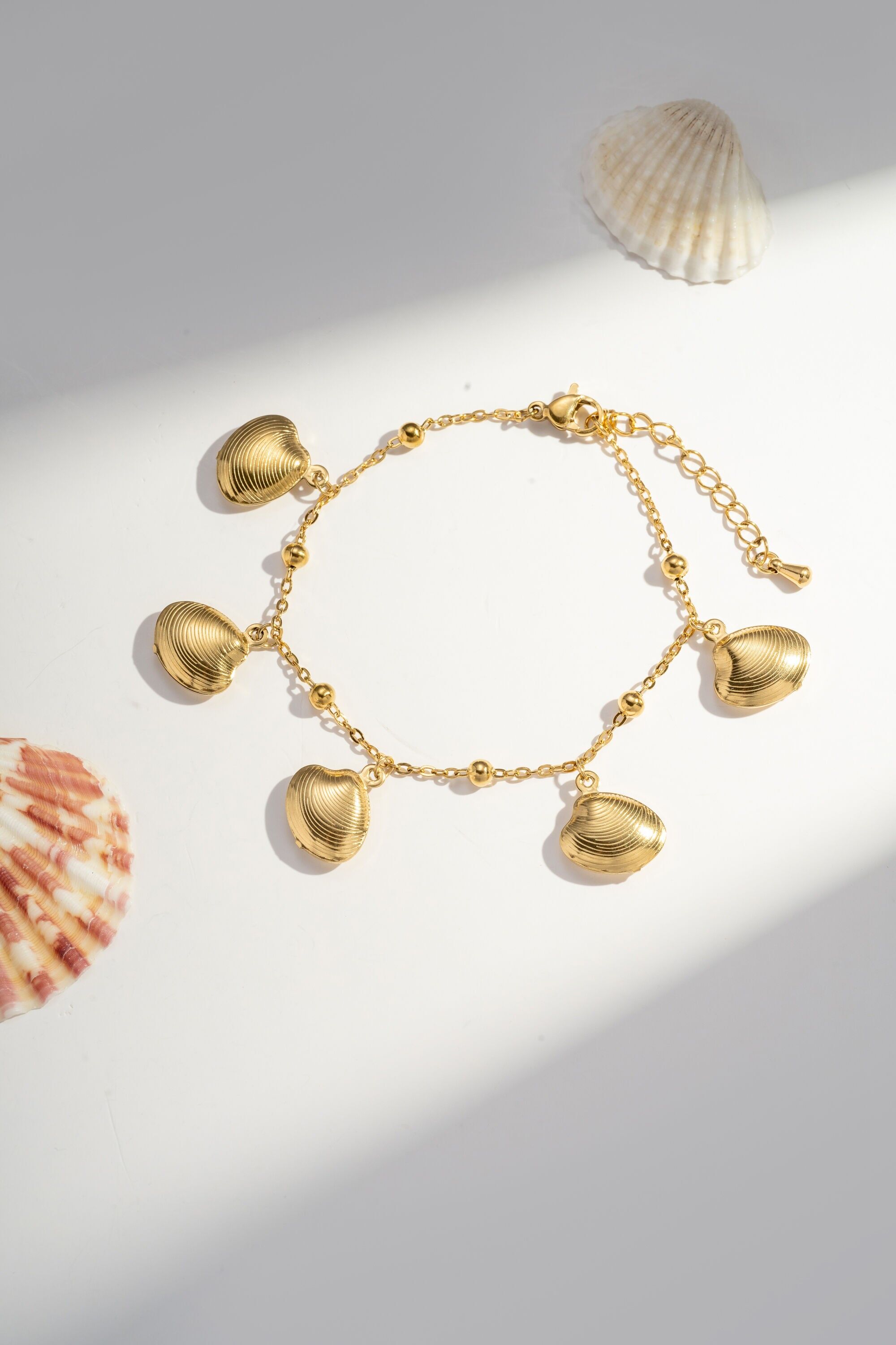 Golden Shell Bracelet – Stainless Steel