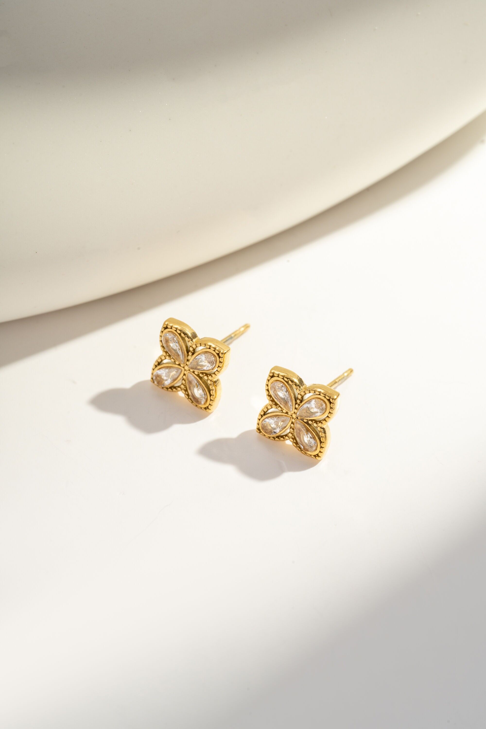 Pendientes de acero inoxidable "Crystal Clover"
