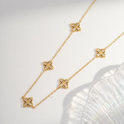 Collana in acciaio inossidabile con trifoglio di cristallo