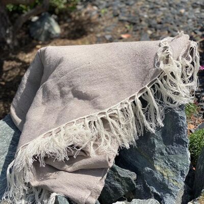 Handmade Throw with Tassels – Cozy & Boho Style Blanket