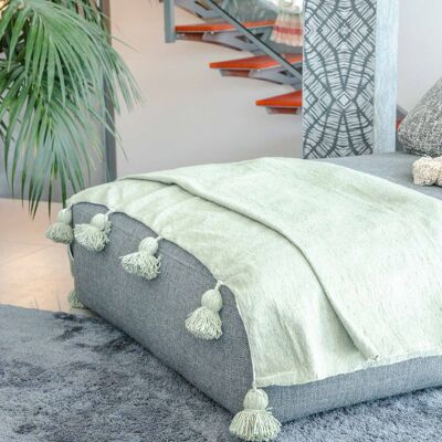 Handmade Throw with Tassels – Cozy & Boho Style Blanket