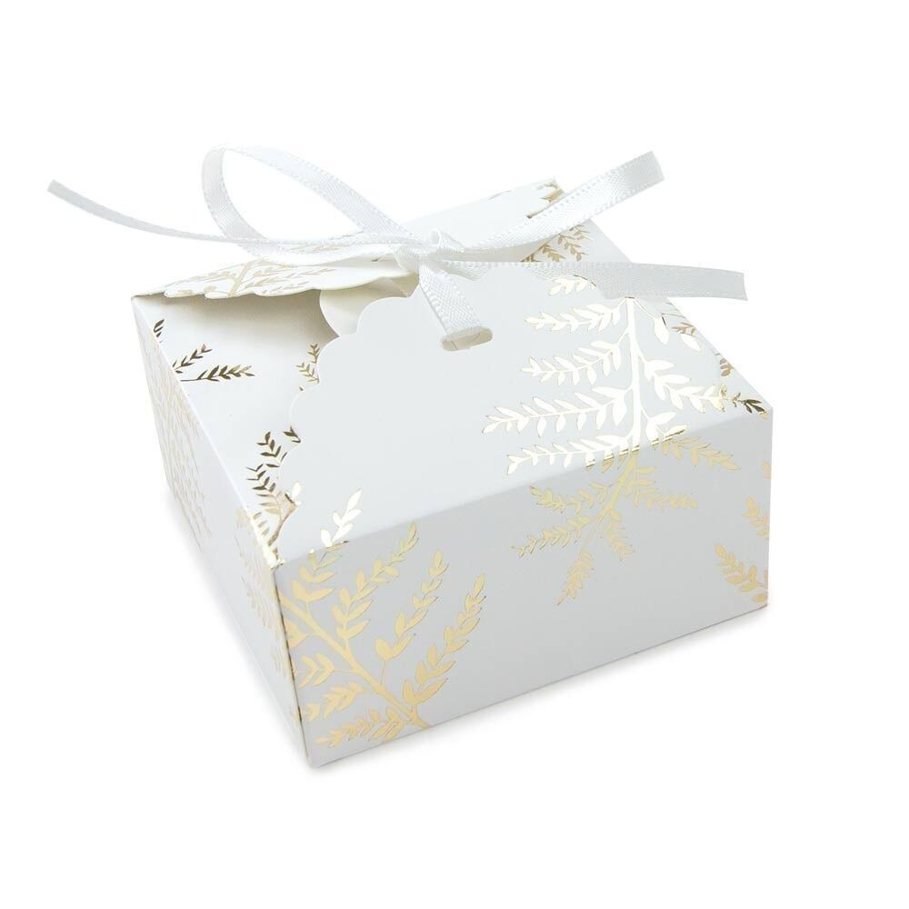 SMALL FOUR WHITE SCALLOP BOXES X 8