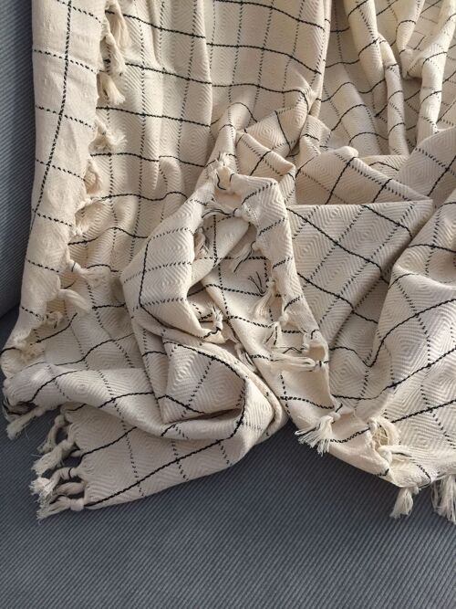 Hand-woven blanket "Göreme" - cream-white / black checkered