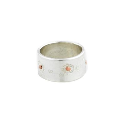 Silver ring with engraved daisies and brass accents – handmade in France