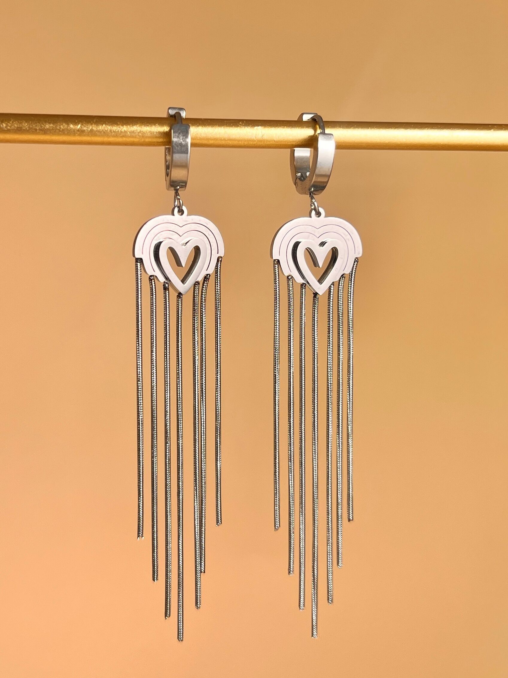 Stainless steel dangling heart earring