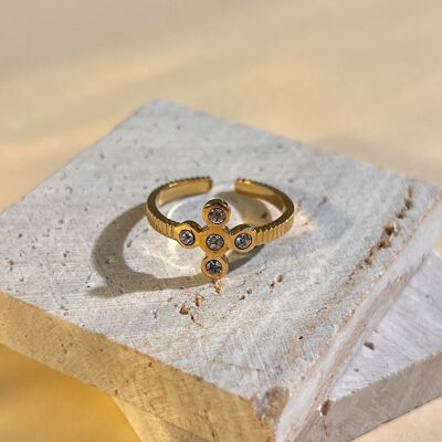 Thin rhinestone cross ring – refined and luminous