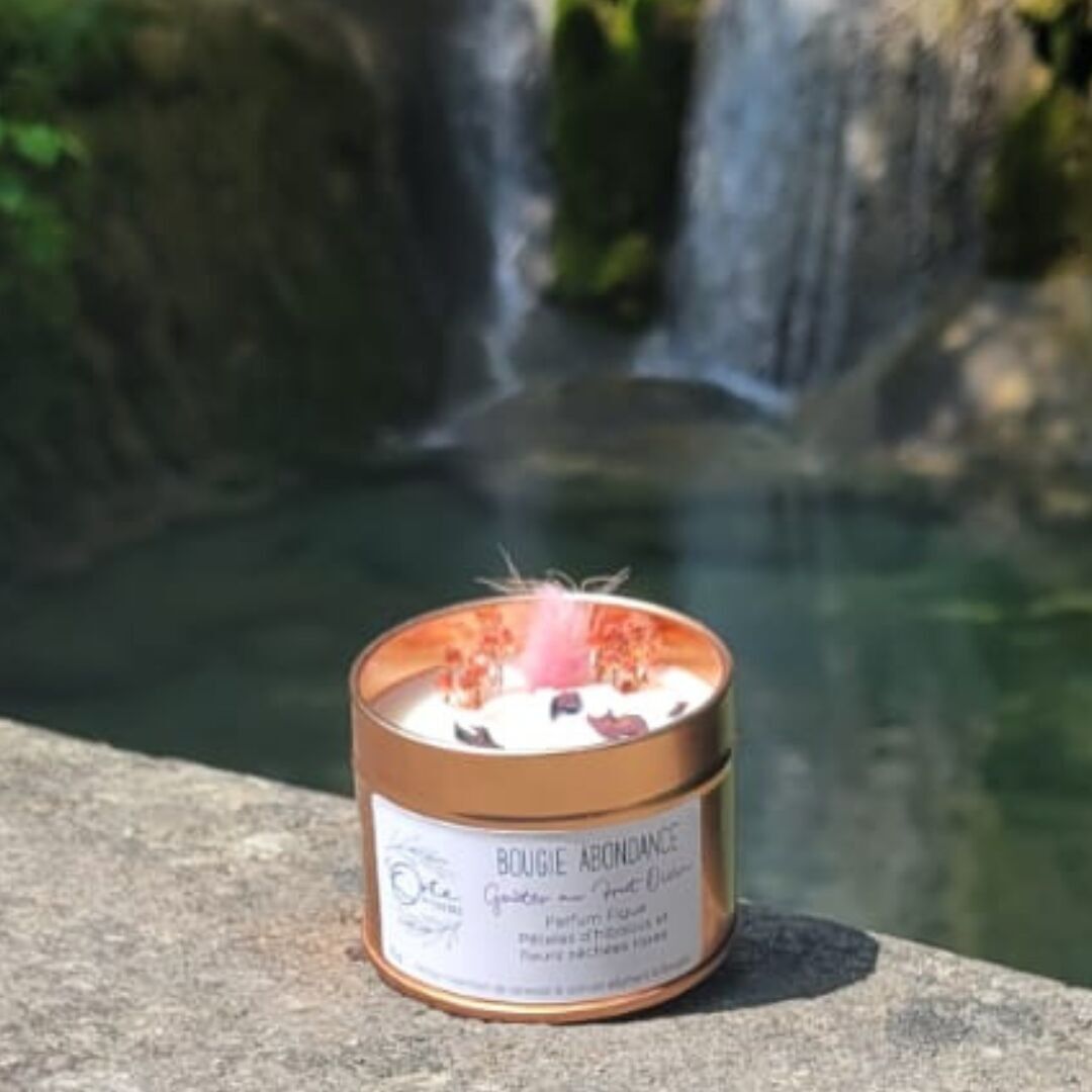 Bougie Abondance - parfum Figue - goûter au fruit divin. Bougie soin énergétique. Bougie bien-être. Bougie fleurie. Bougie végétale