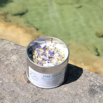 Balance Candle - Nag Champa Scent - Alignment, centering. Energy healing candle. Well-being candle. Flower candle.Vegetable candle