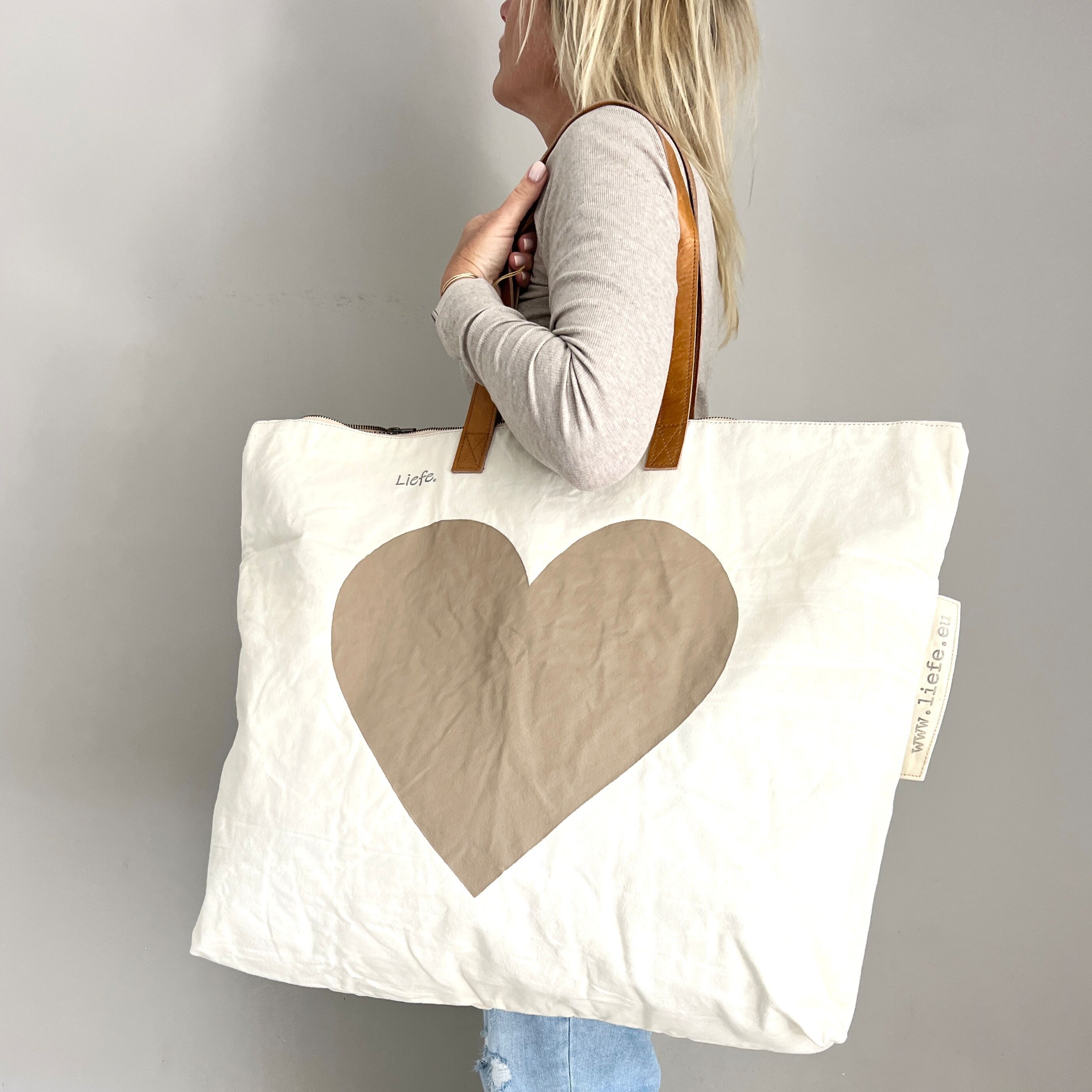 XL-Bag heart latte (vintage light canvas) handpainted NEW