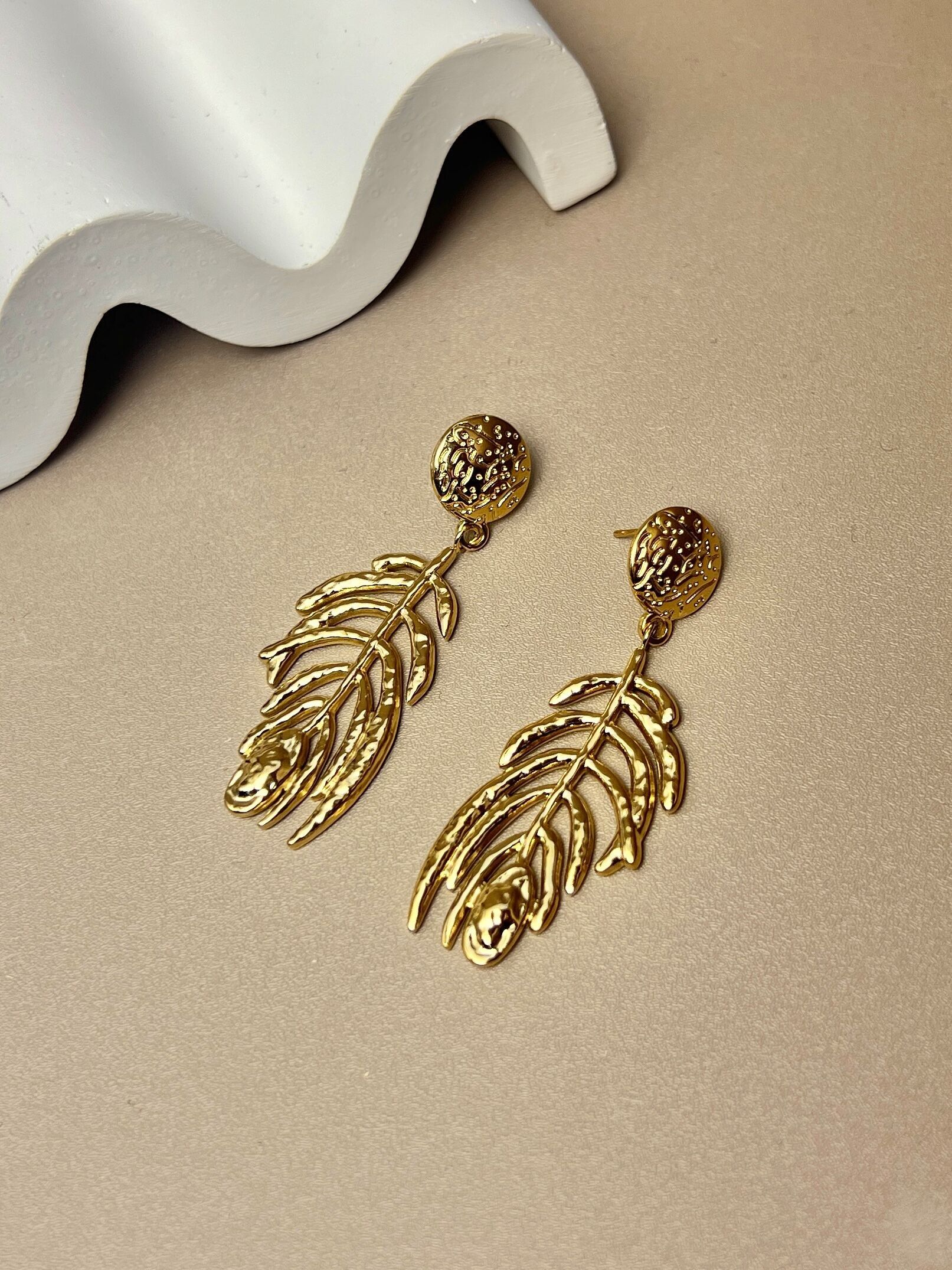 Elegant gold leaf drop earrings