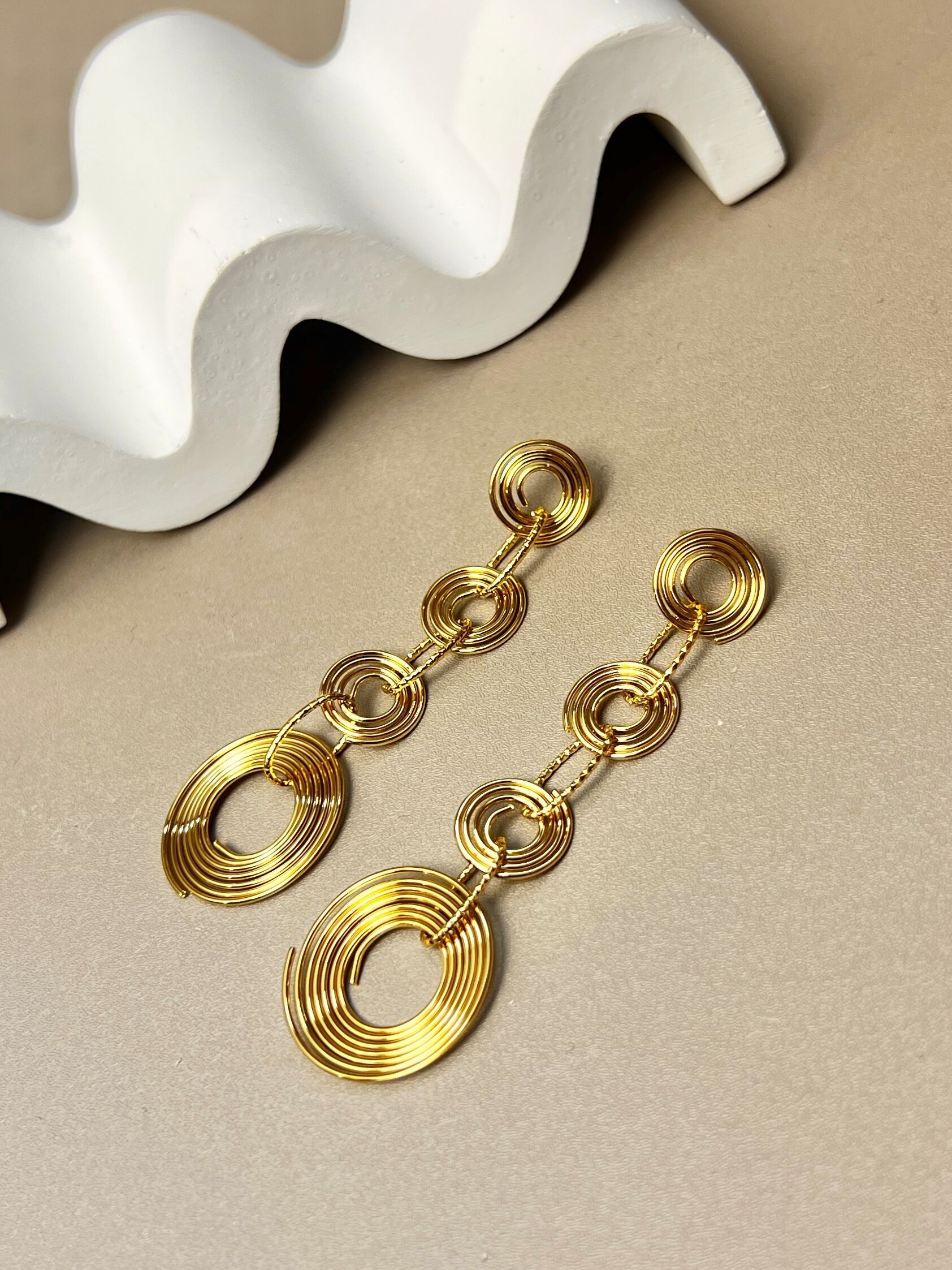 Stainless steel gradient spiral earrings