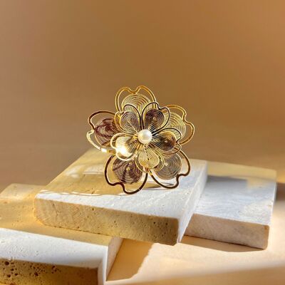 Openwork flower ring with pearl – stainless steel