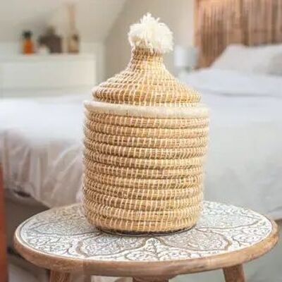 🧺 Small Handwoven Wicker Basket with Lid – Natural & Boho Charm