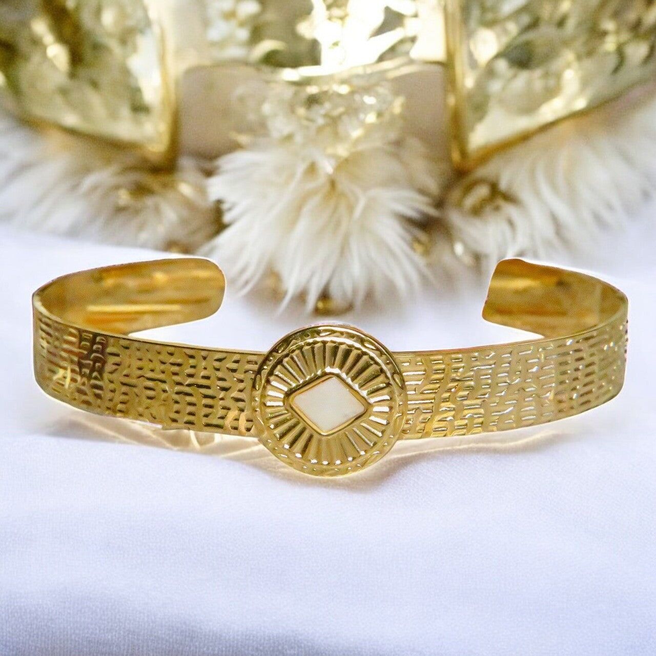 Bracciale "IRÈNE" in acciaio dorato - adattabile con madreperla naturale