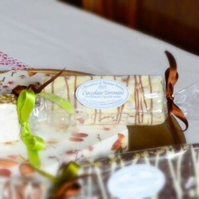 Barra cioccolato torronato bianco e mandorle di Avola