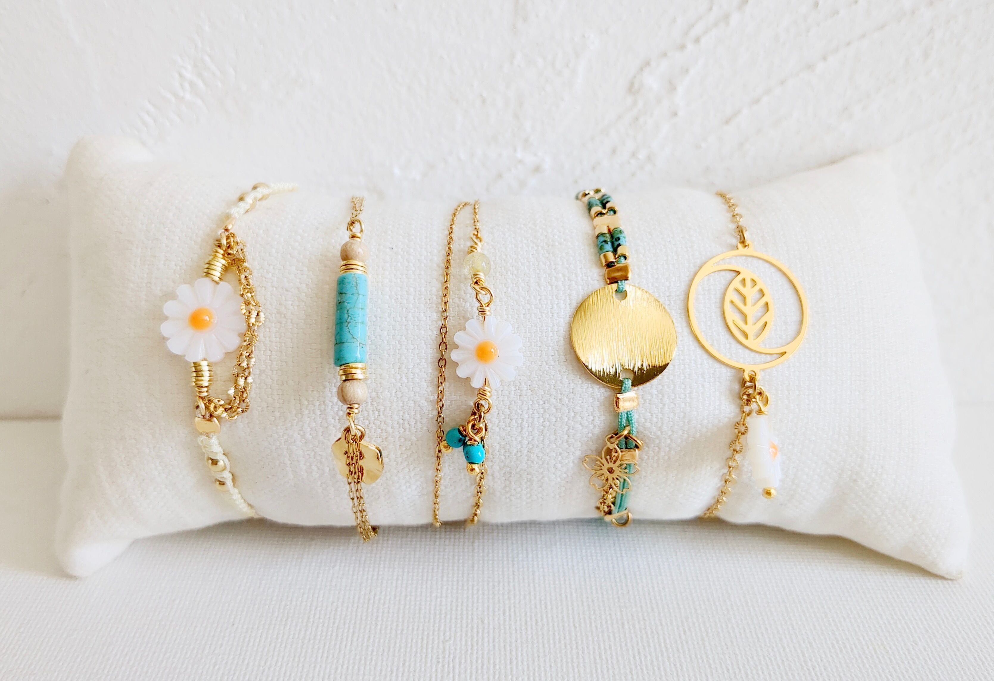 Daisy, turquoise pearl and gold bracelet series BRA-1