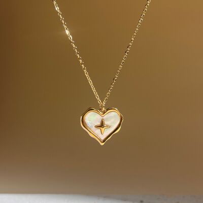 Minimalist elegant mother-of-pearl heart pendant necklace in steel