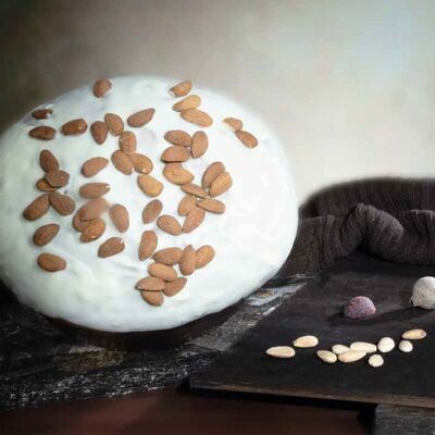 Panettone alla mandorla con crema