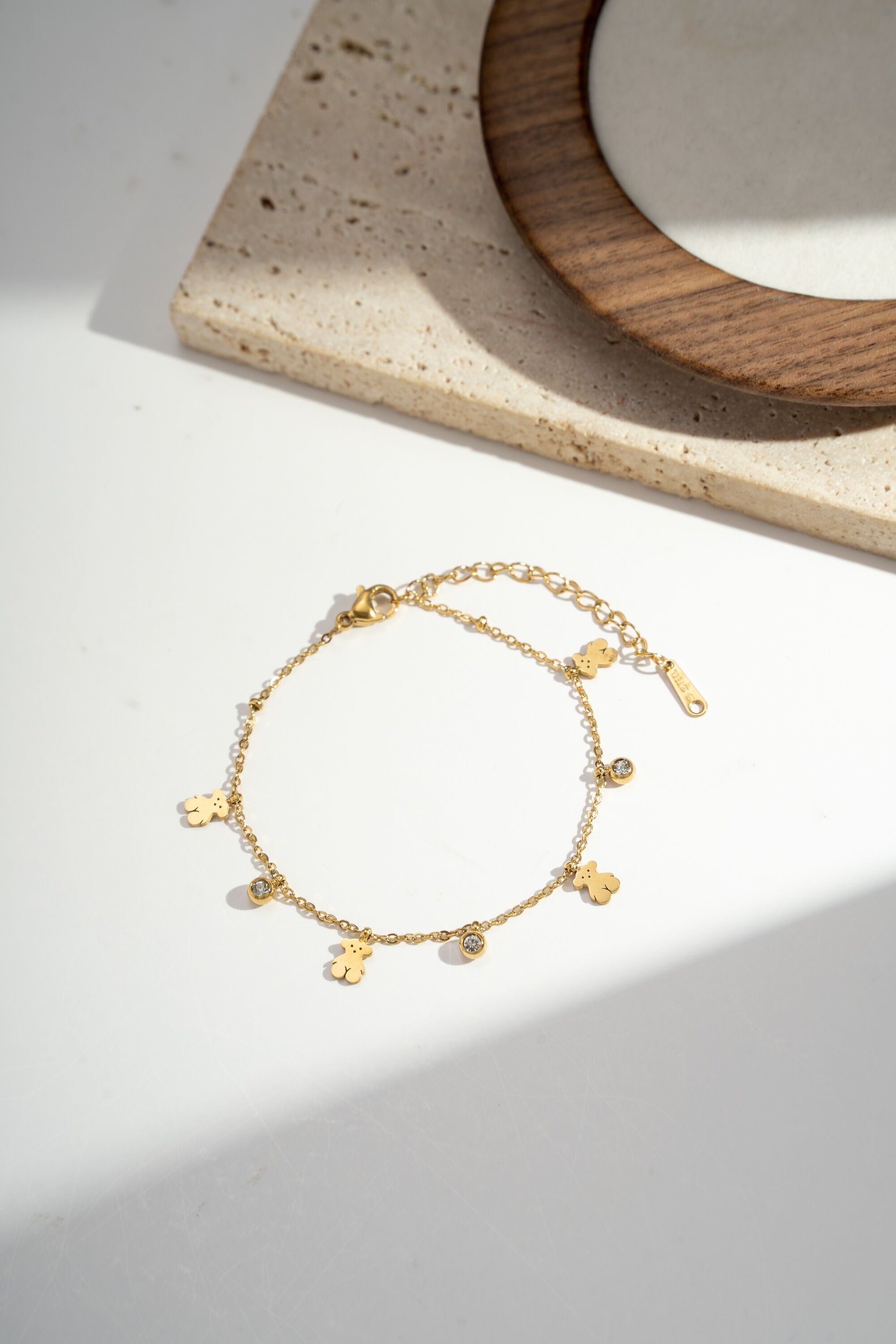 Pulsera con colgante de osito de peluche y diamantes de imitación brillantes