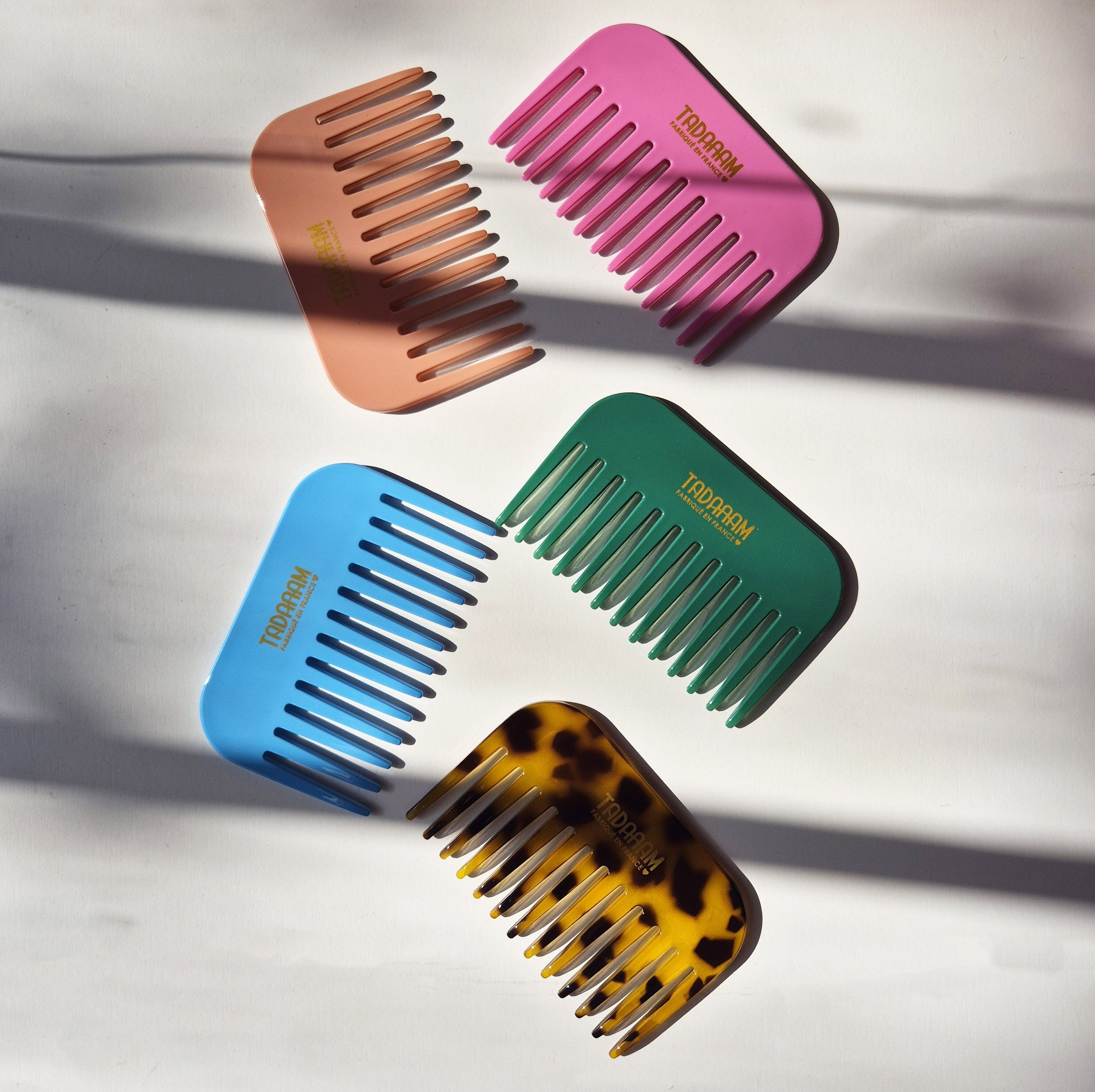 El peine compacto perfecto de Comby fabricado en Francia. 5 colores.