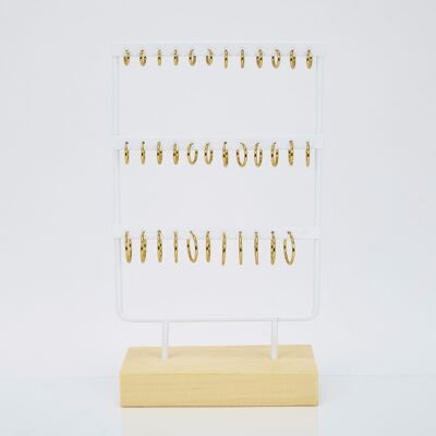 Display of 18 gold stainless steel hoop earrings – 6 sizes