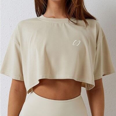 Loose-fitting short-sleeved crop top