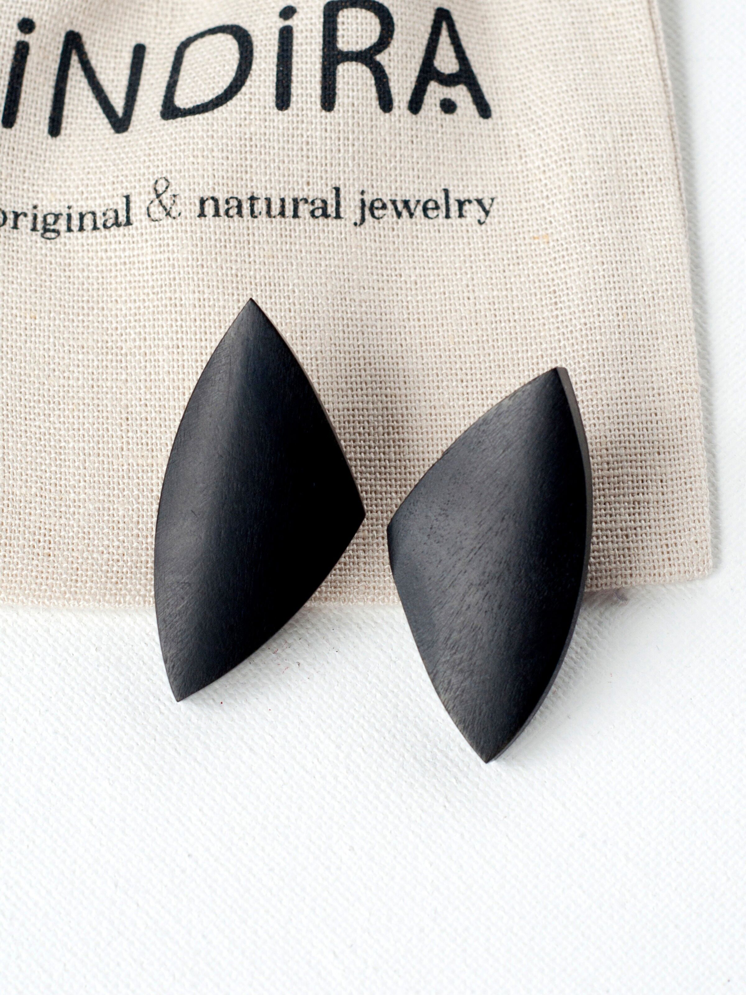 Boucles d'oreilles à tige triangulaires en bois de manguier noir