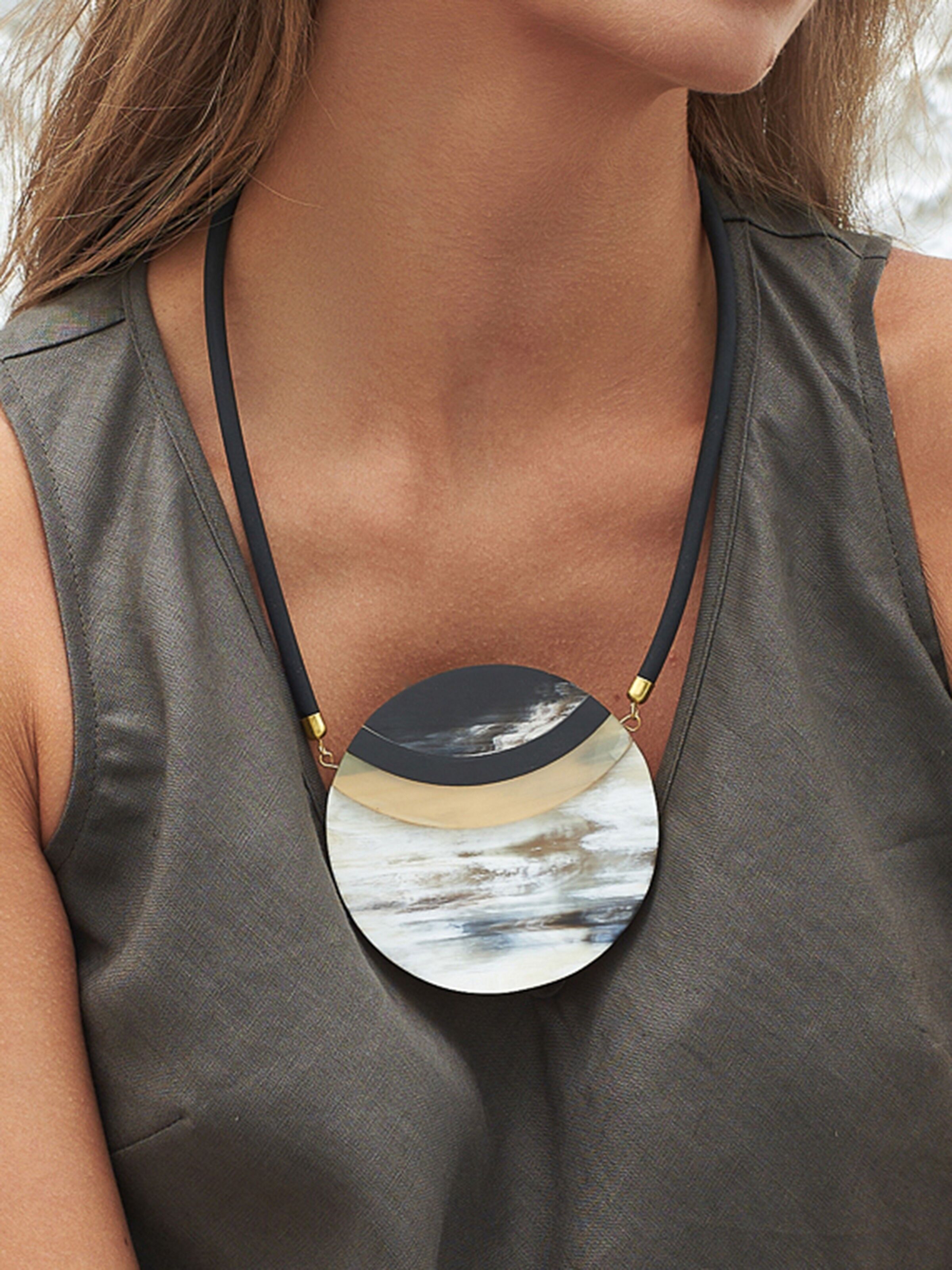 Collier cerchio in corne de buffle