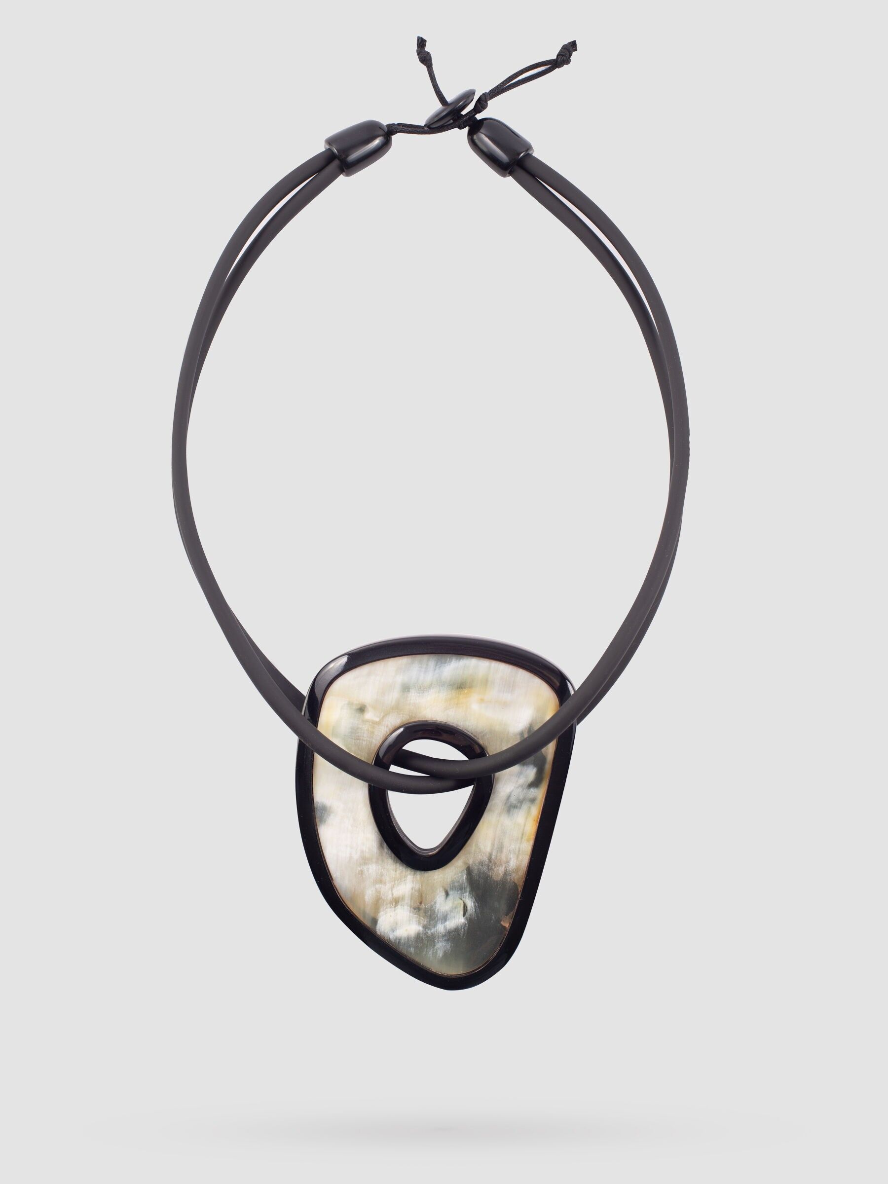 Collana in corno di bufalo