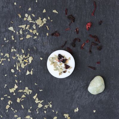 Root Chakra Meltdown – Grounding – Cedar Scent. Scented pebble. Box of 9 fondants. Chakras. Energy treatment. Well-being scent. Energy. Perfume of Grasse. Dried flowers.