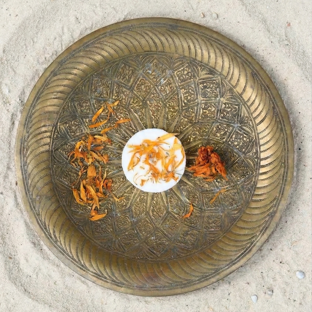Solar Chakra Fondant – Self-confidence - Bergamot fragrance. Scented pebble. Box of 9 fondants. Chakras. Energy treatment. Well-being scent. Energy. Perfume of Grasse. Dried flowers.