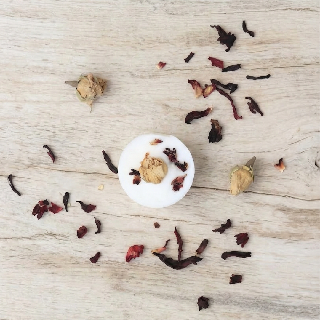 Heart Chakra Fondant – Self-Love – Rosewood fragrance. Scented pebble. Box of 9 fondants. Chakras. Energy treatment. Well-being scent. Energy. Perfume of Grasse. Dried flowers.