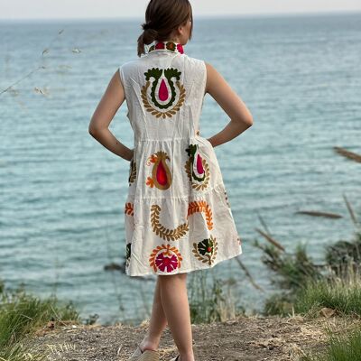 Abito corto in cotone ricamato con colletto a camicia