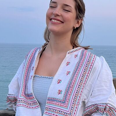 Chaqueta ligera de algodón bordada estilo boho