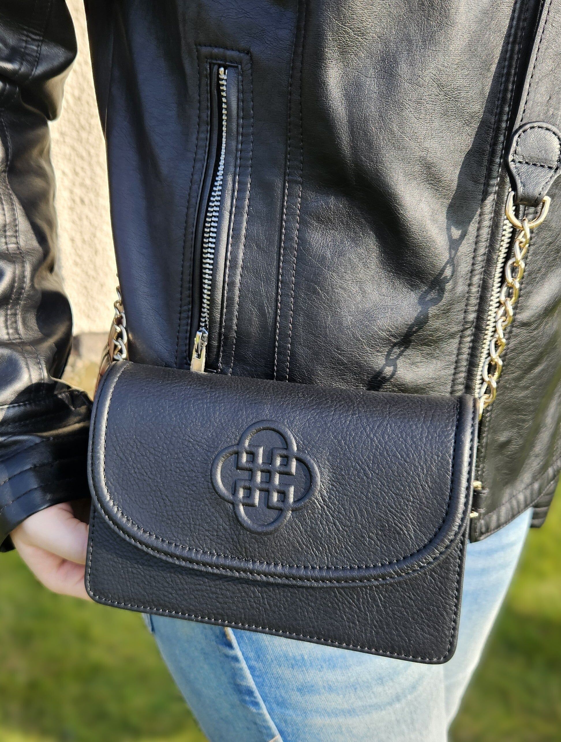 SADDLER HEIDI – Designer-Clutch aus echtem Leder mit 3 Fächern und Kettenriemen