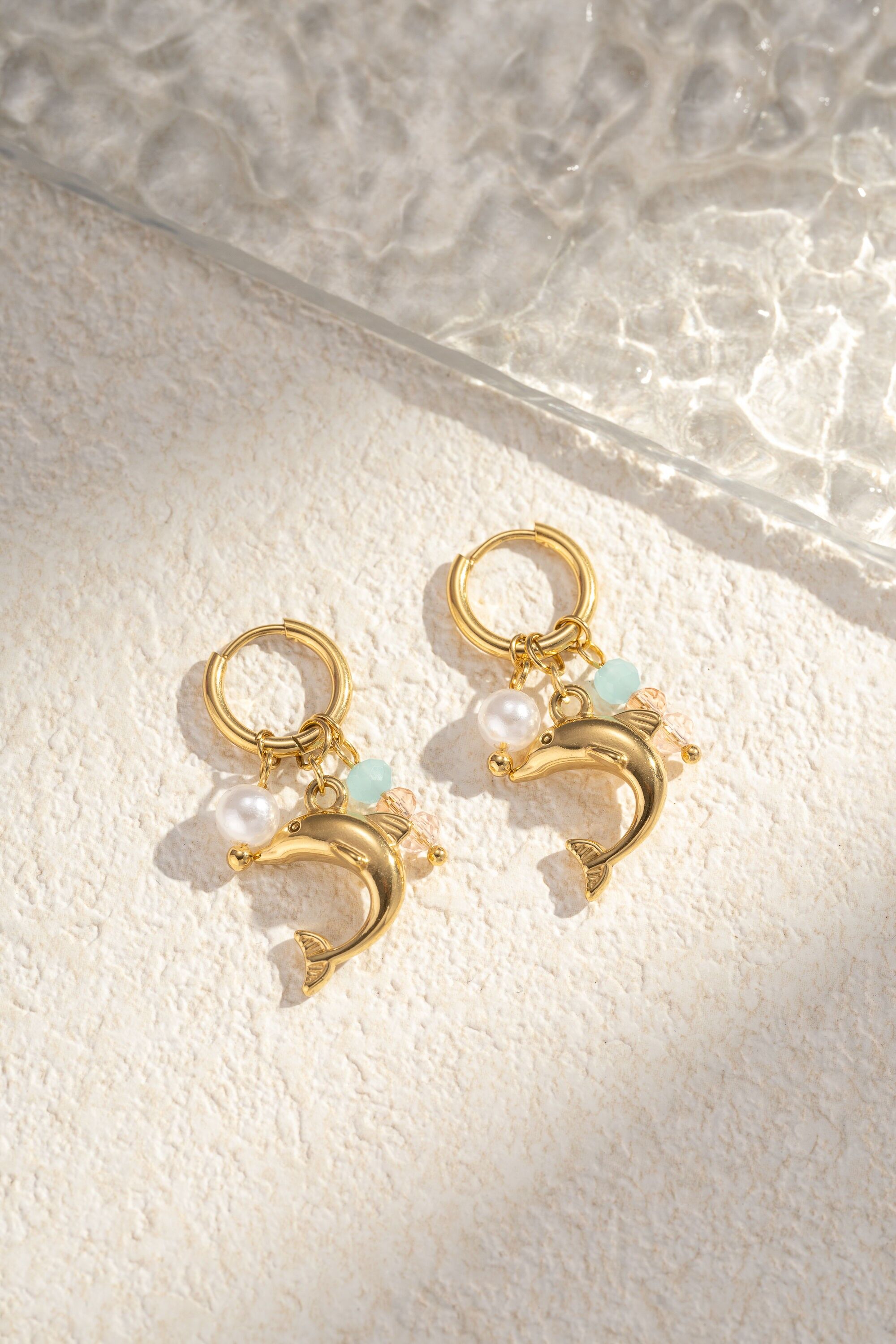 Pendiente colgante de acero inoxidable con delfín dorado