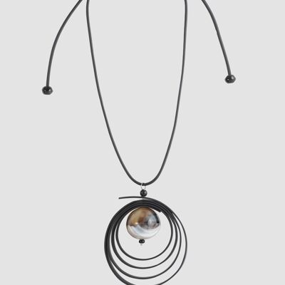 Collier pendentif en corne de buffle et caoutchouc synthétique