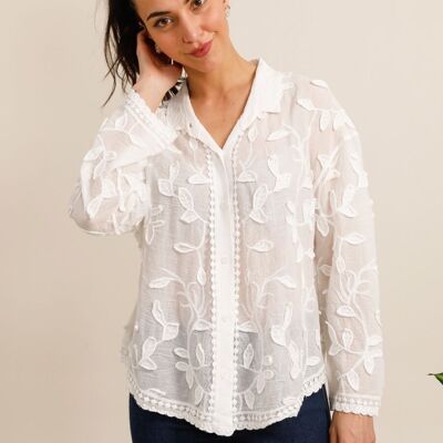 Camicia ricamata – Dettagli floreali e abbottonatura raffinata